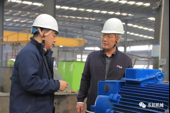 河南工業(yè)大學(xué)機電工程學(xué)院院長(cháng)、碩士研究生導師惠延波教授等一行蒞臨東起集團參觀(guān)考察